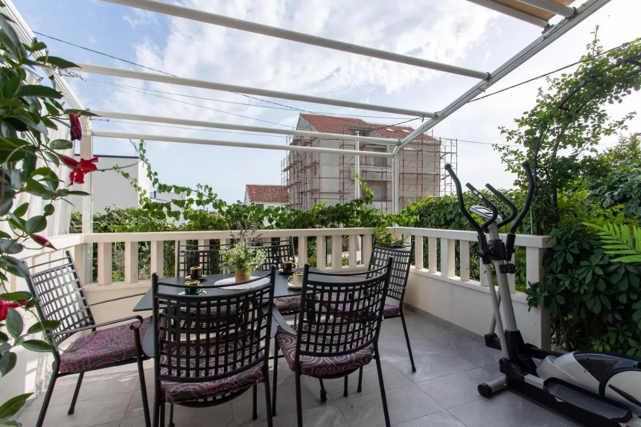 Lux Apartment Ema Kastela