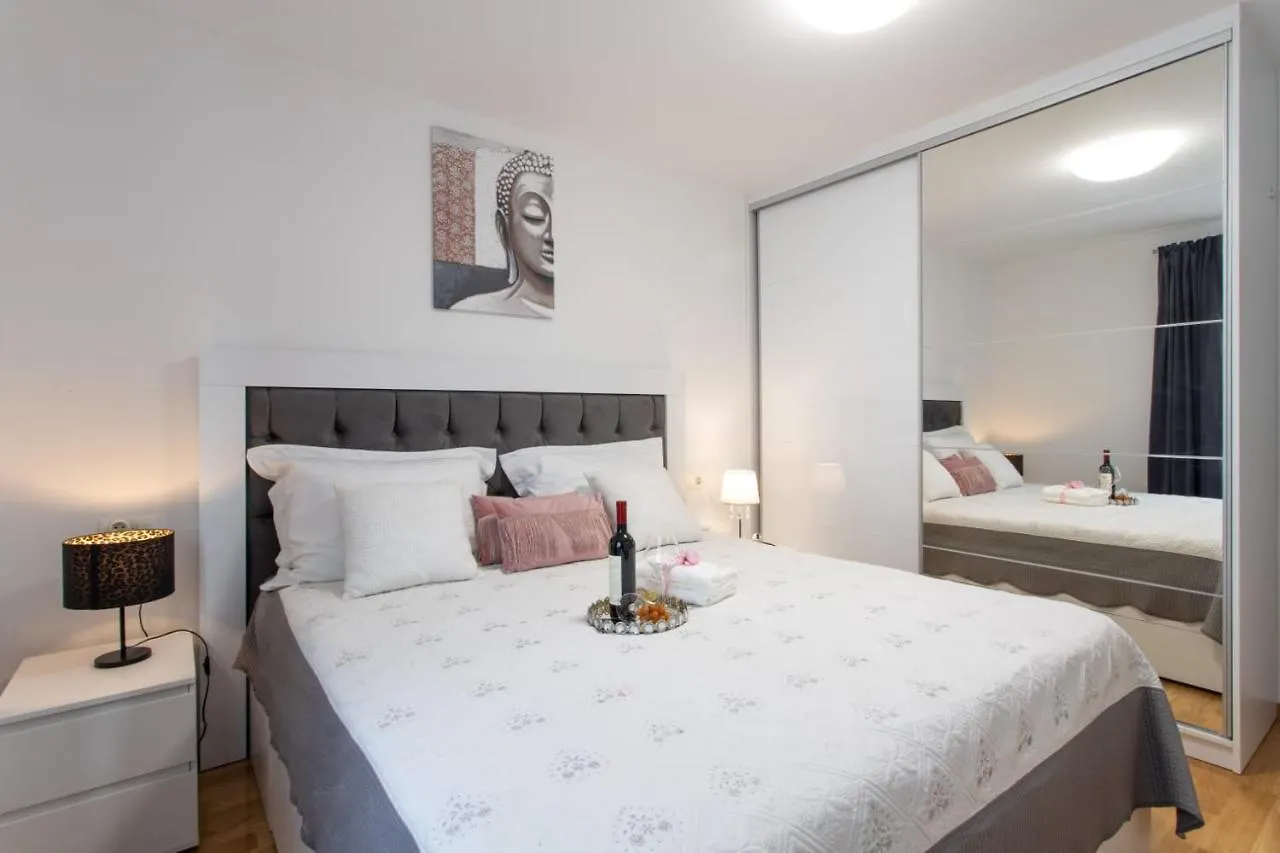 Lux Apartment Ema Kastela 0*,  Croatia