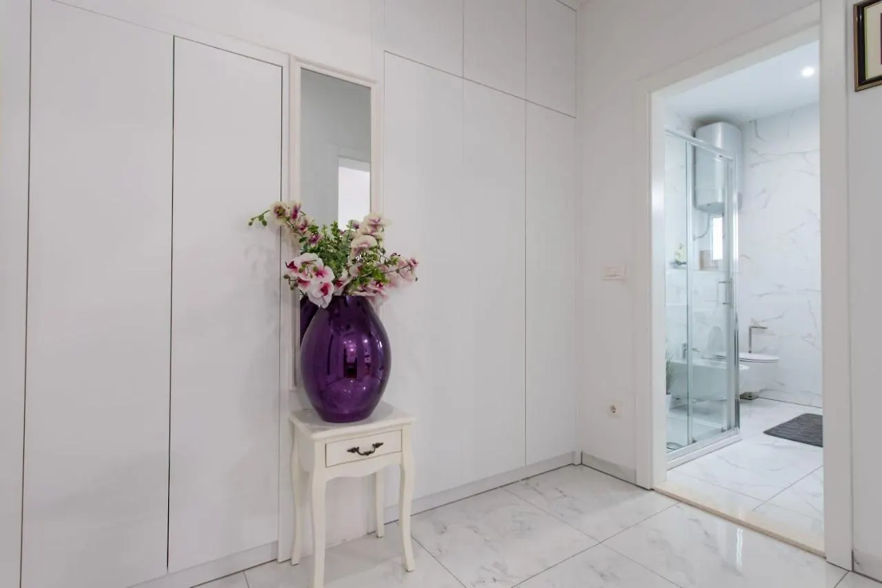 Lux Apartment Ema Kastela