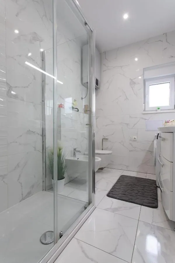 Lux Apartment Ema Kastela