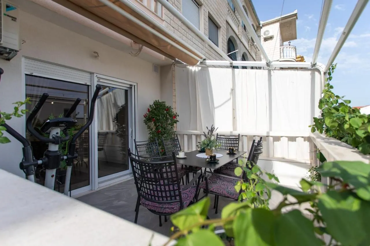 Lux Apartment Ema Kastela