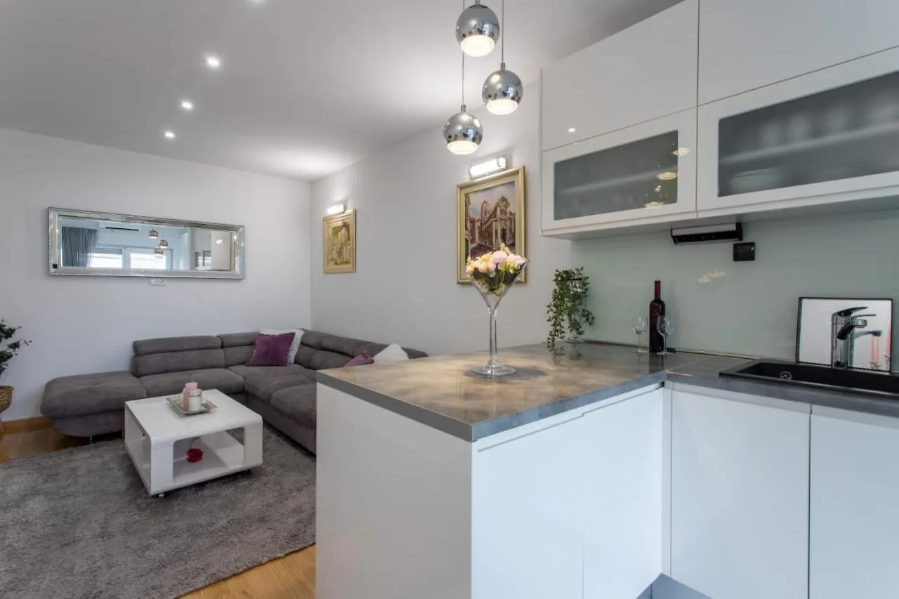 Lux Apartment Ema Kastela Croatia