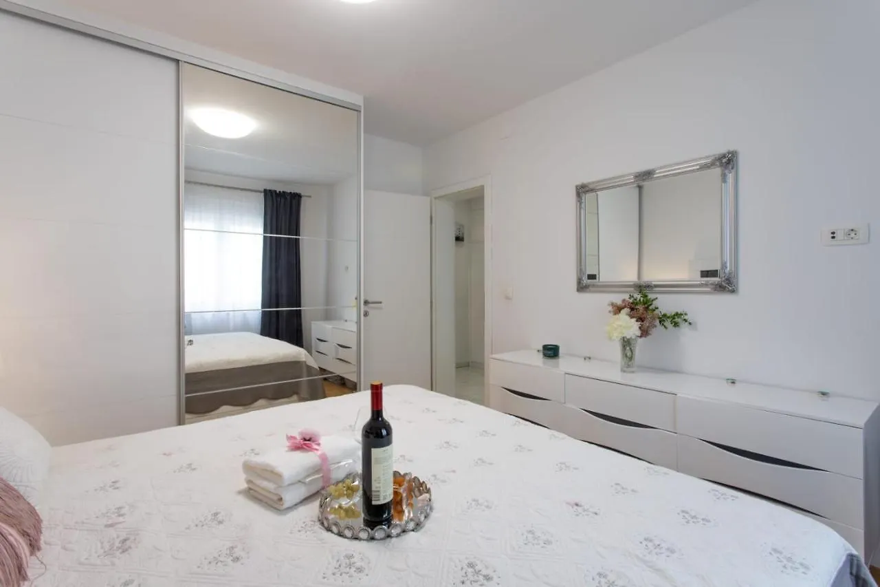 Lux Apartment Ema Kaštela